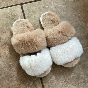 LC Lauren Conrad fuzzy slippers womens size medium 7-8